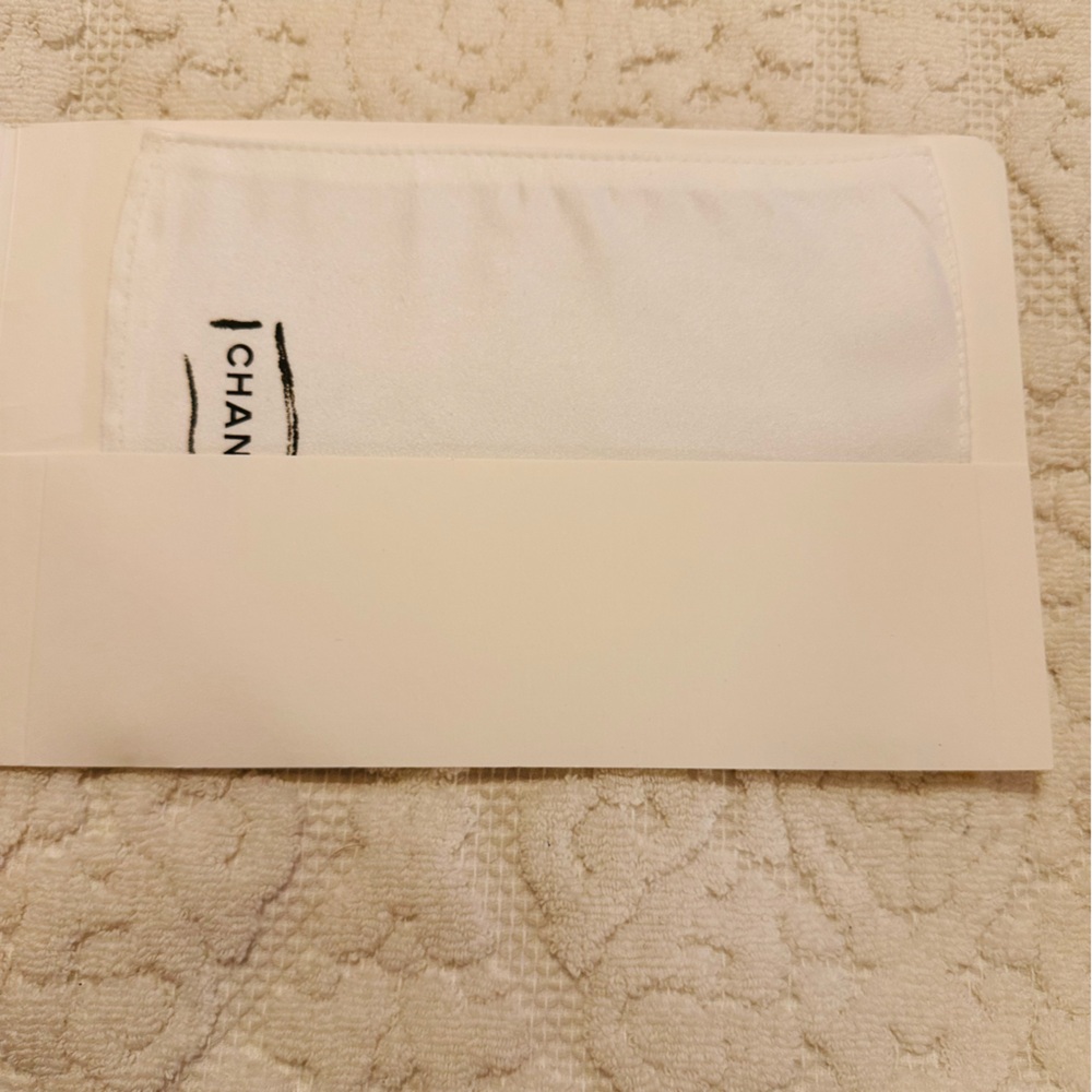 CHANEL | Cleaning Cloth | CHANEL Handbag Cleaning Glove & Care Booklet - Picture 4 of 5